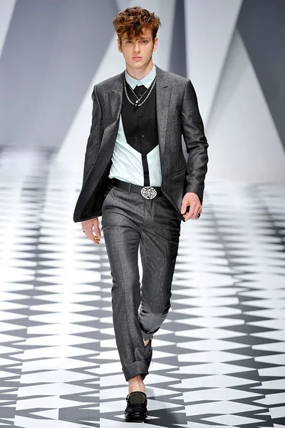 Look 13